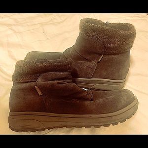 ‘Bearpaw’ size 11 waterproof boots
